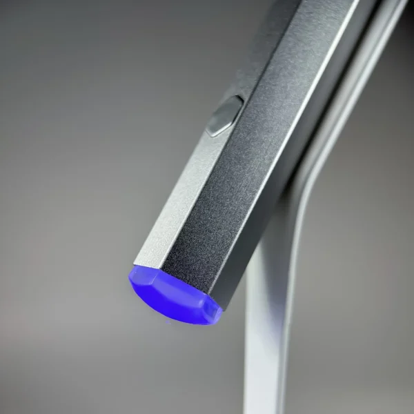 NAILSOFTHEDAY Metal line lamp — a flashlight on a stand - Obrázek 4