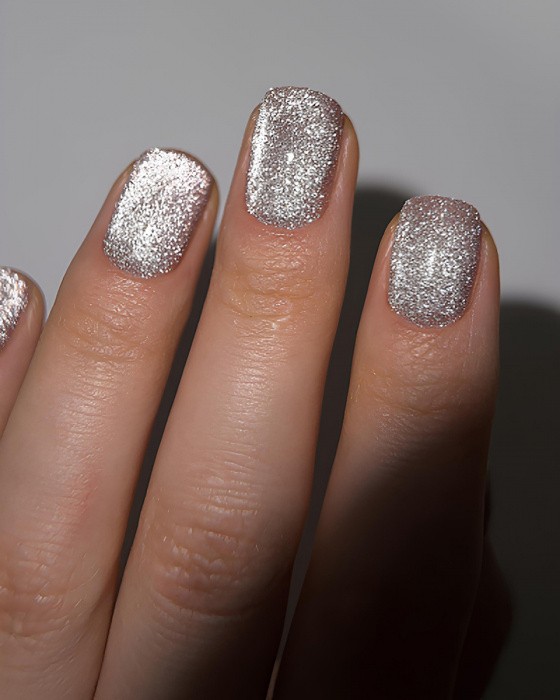 Dark gel polish Night Cat, 6 ml - 07 obrázek 4 Dark gel polish Night Cat, 6 ml - 07 - Obrázek 4