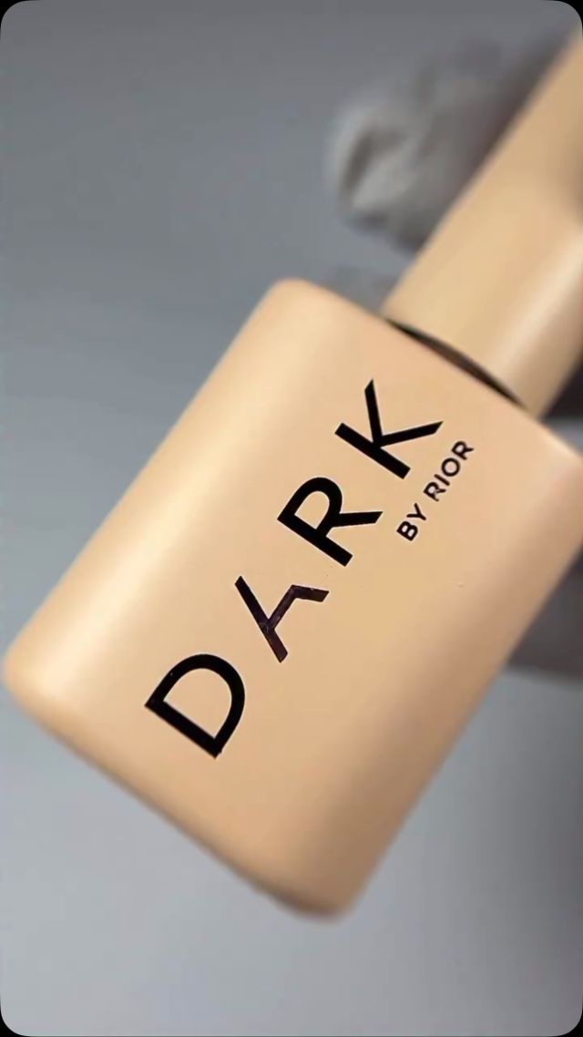 Maskáčový top Dark Peach 10 ml ð¤

Jedná se o lesklý top pro nejrychlejší pokrytí

Bez lepivé vrstvy s UV filtrem, určeno pro potahování gelem a gel lakem ð✨

Objednávky:
Přijímáme přes Direct (odkaz v profilu) nebo na webu www.nailsmaterial.cz ð

Doprava po ČR od 3500 Kč - zdarma

Veškeré produkty si můžete také zakoupit v našem kamenném obchodě v Praze, Krasová 568/34ðð»

S láskou a péčí vaši, STELLA’S ð¤

#nails #stellas
#base #nehtycz 
#manikúra #nehty #manikúraČesko
#akce #sleva #dnkacz #manikura